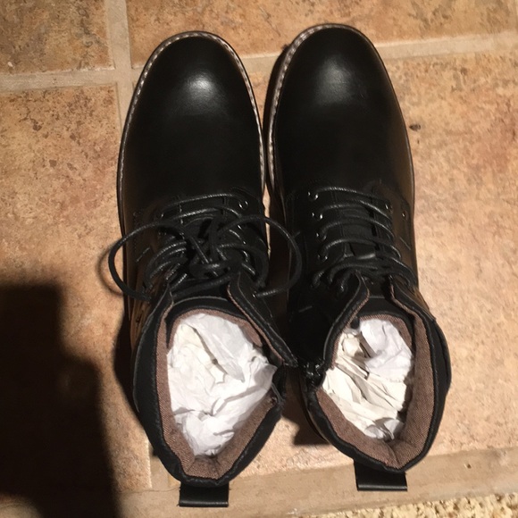 Men’s Boots - Picture 3 of 6